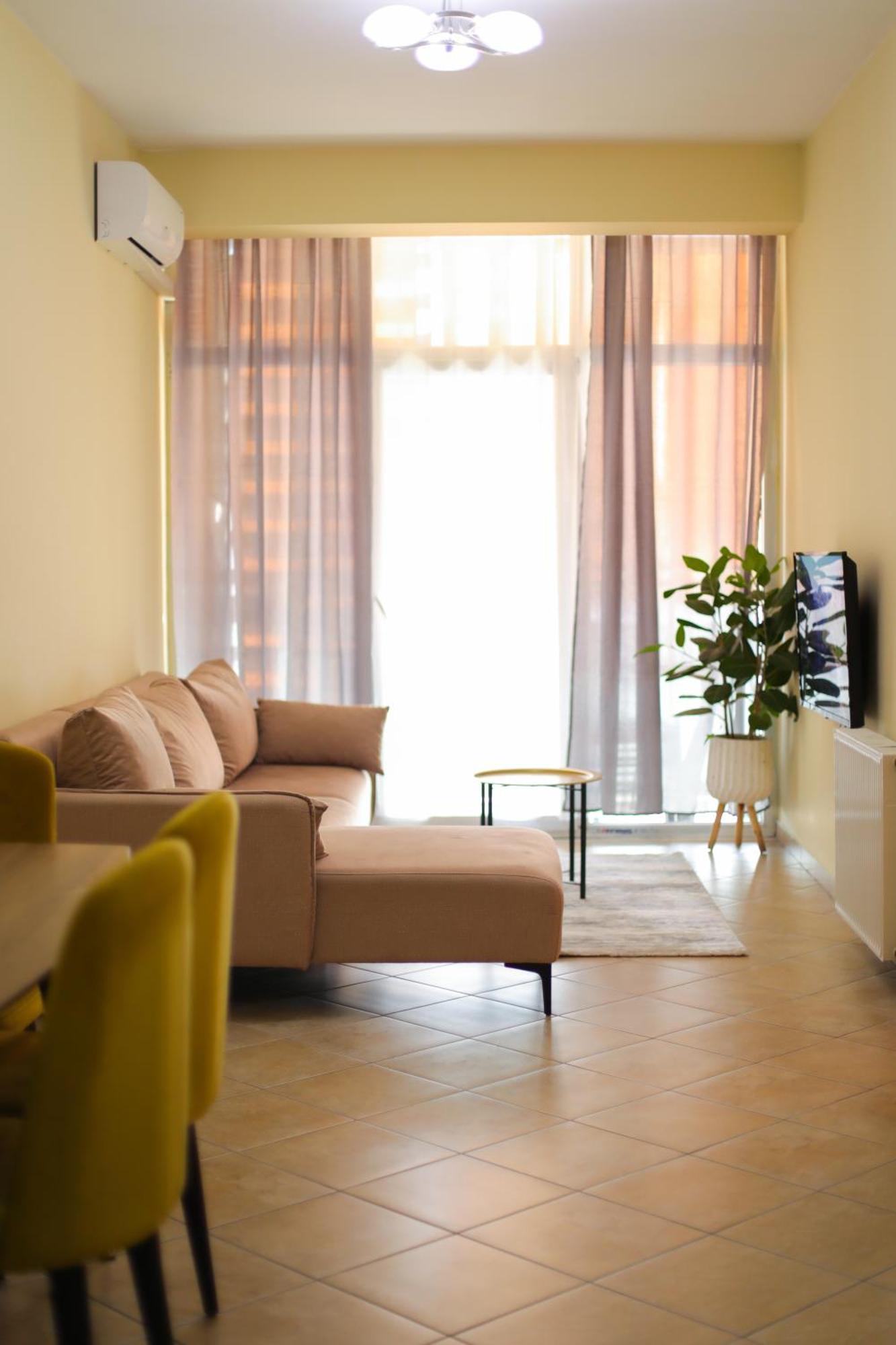 Pleasant Apartment With Free Dedicated Parking In Komuna E Parisit Тирана Экстерьер фото
